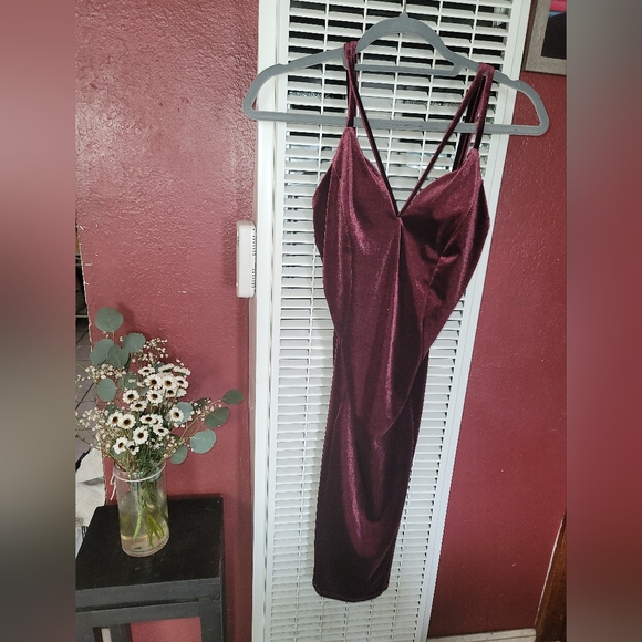 Dress - Picture 1 of 2